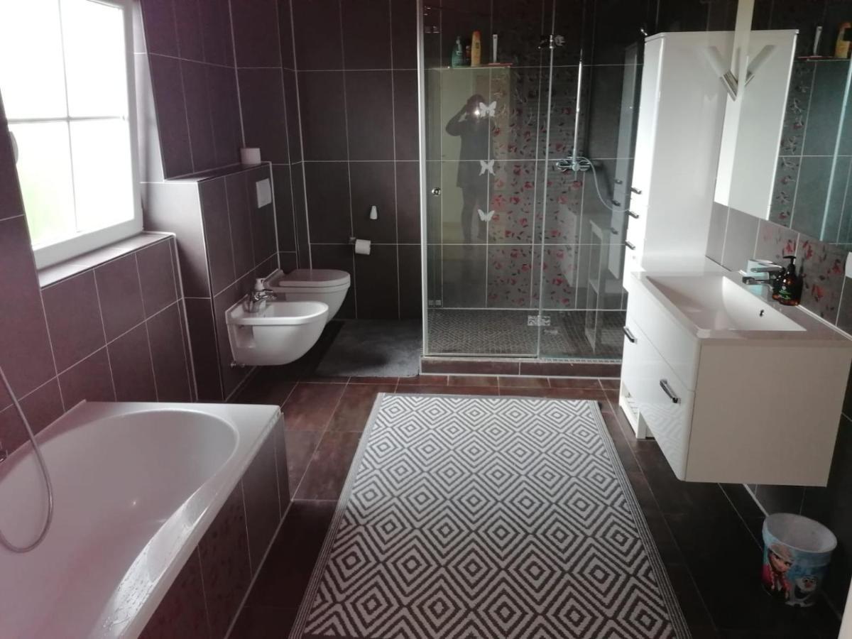 Grosses 4 Zimmer Apartment Naehe Messe Hannover Exteriér fotografie